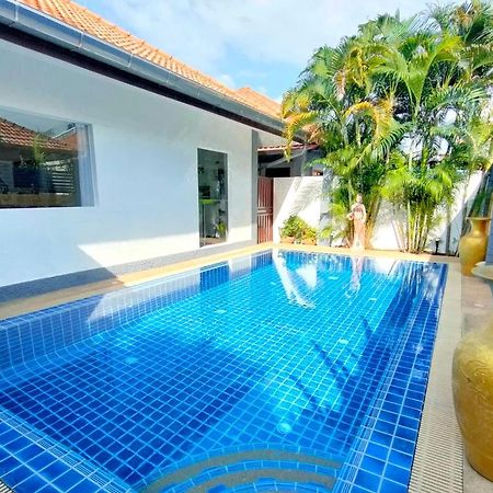Corner Villa - Pattaya Holiday House Walking Street 4 Bedrooms Екстериор снимка