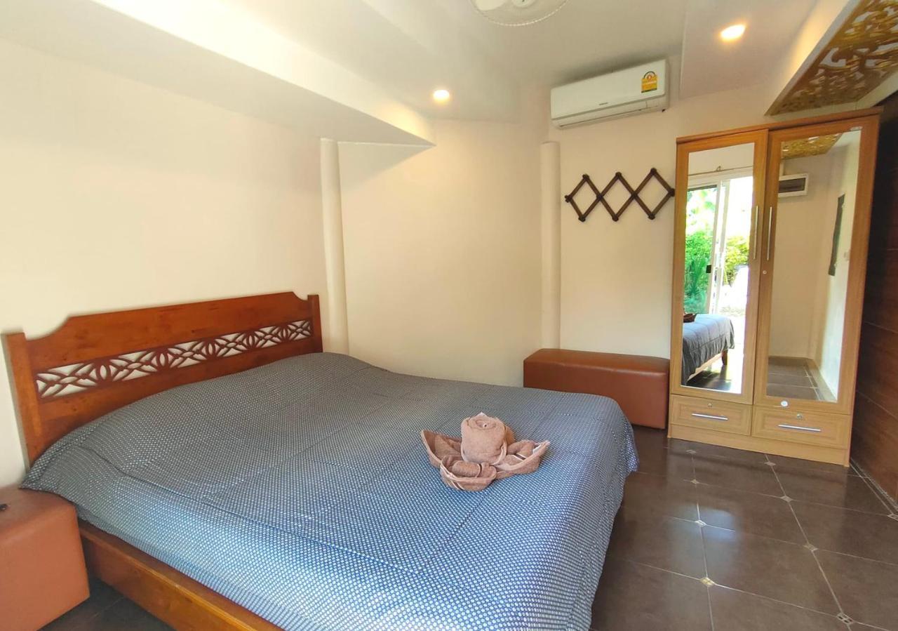 Corner Villa - Pattaya Holiday House Walking Street 4 Bedrooms Екстериор снимка