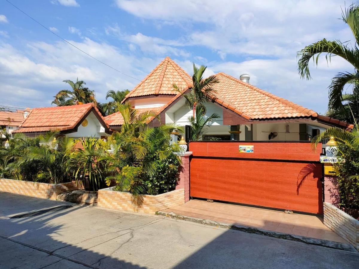 Corner Villa - Pattaya Holiday House Walking Street 4 Bedrooms Екстериор снимка